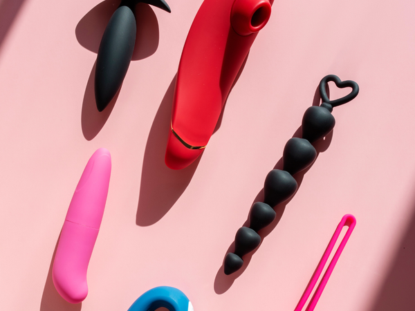 Guia completo para escolher o vibrador ideal. Saiba quais fatores considerar antes de comprar e evitar erros.