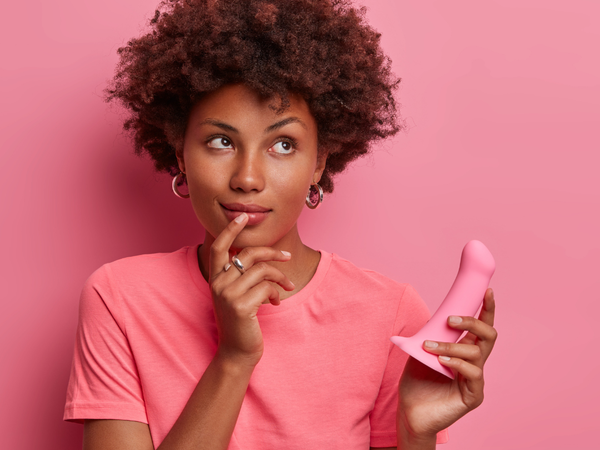 Dildo ou Vibrador: Qual a Diferença e Como Escolher?