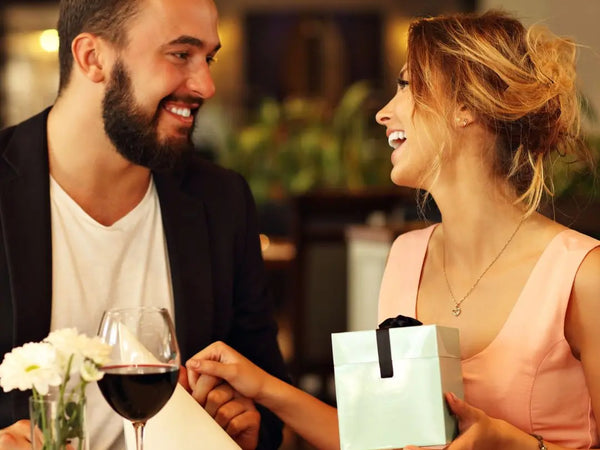 Presentes para Casais: Como Surpreender com Elegância e Discrição