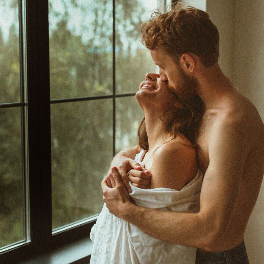 Brinquedos sexuais para usar a dois: quais os melhores para quebrar a rotina?