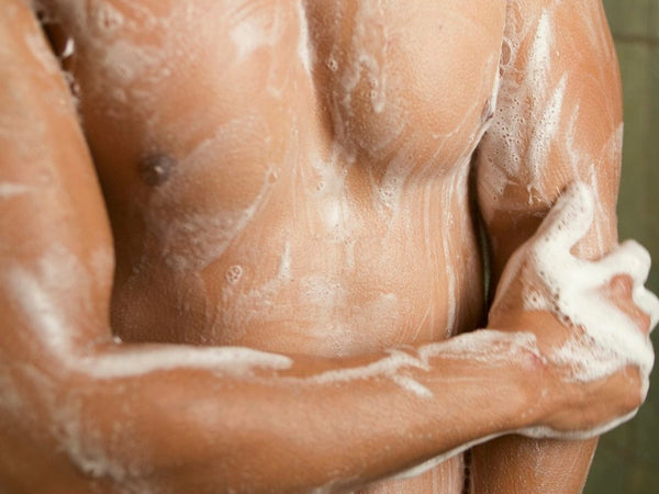 Mau odor e suor na zona íntima masculina: Como controlar em dias longos