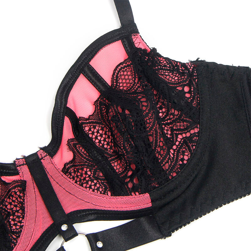 Conjunto Subblime Verde e Rosa: Sutiã estruturado em pele verde com fecho frontal e cueca em mesh rosa. Diamora