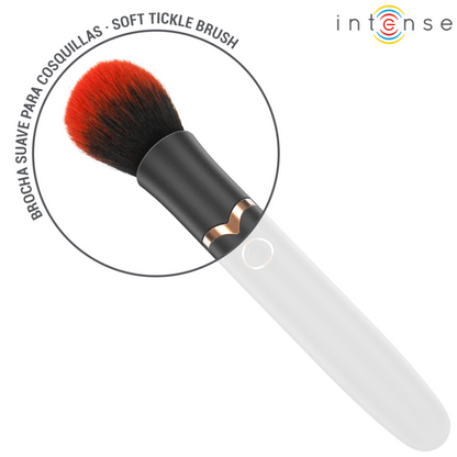 Foco nas Micro-Cerdas: Detalhe macro que destaca as dezenas de cerdas flexíveis de silicone, projetadas para uma estimulação tátil suave e difusa.