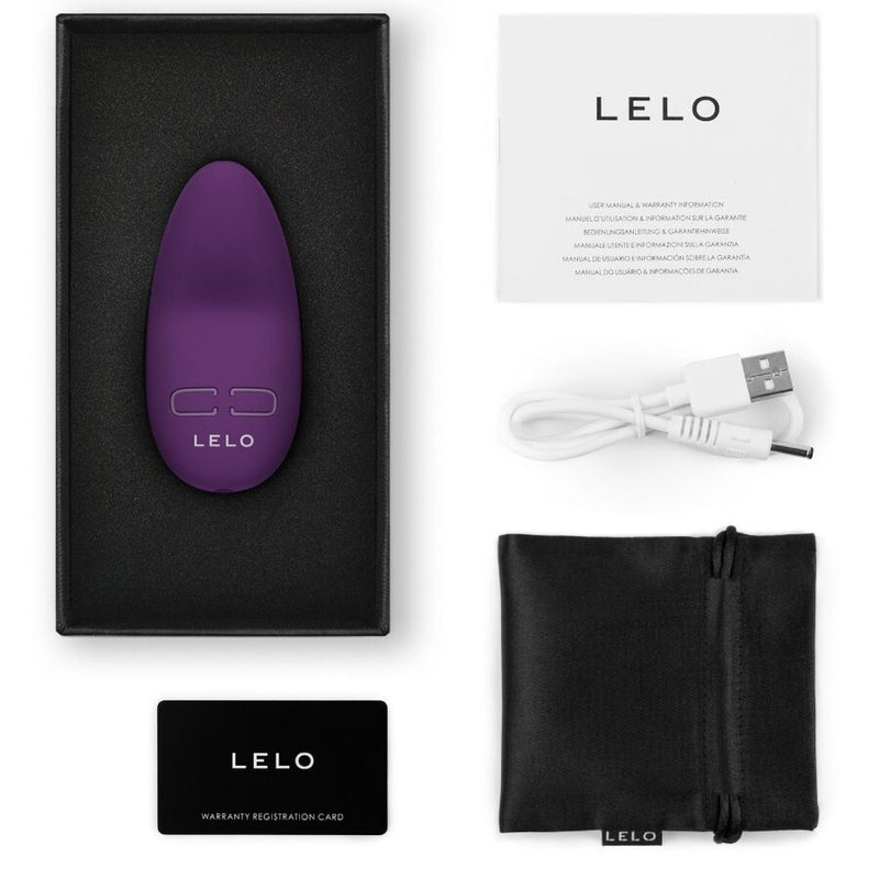 Formato Compacto para Manuseamento de Alta Precisão: Imagem aproximada exibindo o Lily 3 a assentar elegantemente na palma de uma mão, comunicando leveza, ergonomia e controlo total.
