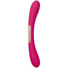 LELO Boomerang Vibrador de Duas Pontas Cherry: Fotografia editorial premium com iluminação de estúdio sofisticada, focando no vibrador de dupla extremidade em tom cereja mate, realçando a sua silhueta curva e flexível.