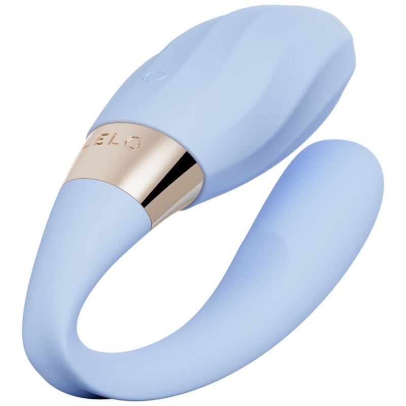 LELO Tiani Twist Vibrador para Casais: Fotografia editorial de luxo com iluminação de alta costura em fundo escuro, focando no vibrador em formato 