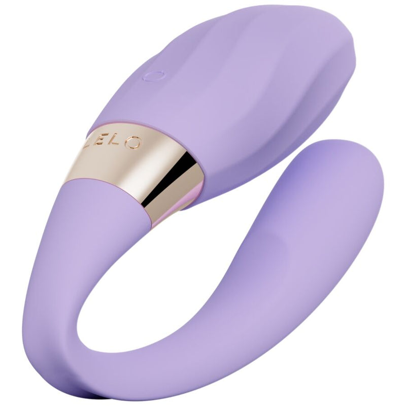 LELO Tiani Twist Vibrador para Casais Lavanda: Fotografia editorial de luxo com iluminação premium em fundo minimalista, focando no vibrador em formato 