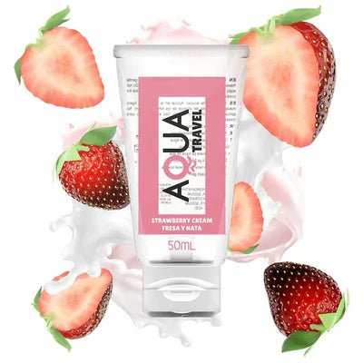 Saqueta de Lubrificante AQUA Travel Creme de Morango: Embalagem plana de 6 ml com design moderno e sofisticado, destacando a ilustração de morangos com creme e a indicação de base aquosa.